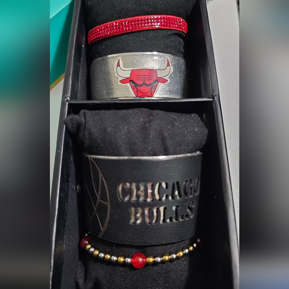 Rustic Cuff Chicago Bulls Set